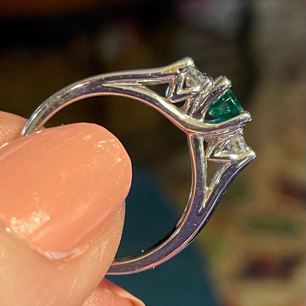 Genuine emerald and natural diamond ring (sizable) 14K white gold - Picture 3 of 3